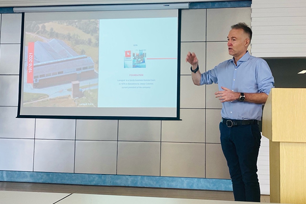 Boda Group ใช้ทุกวันเสาร์เป็นวันเรียนเพื่อฝึกฝนทักษะต่างๆ